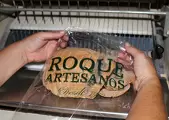 Cortando y embolsando el pan de espelta 